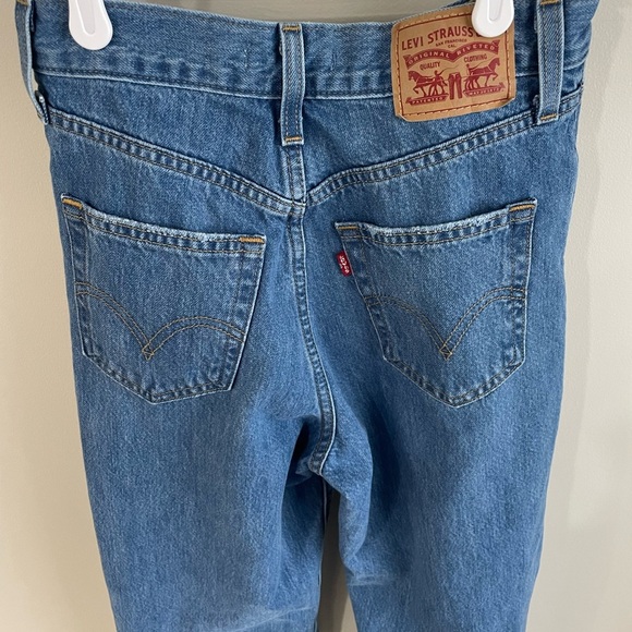 Levi’s High Waisted Straight Distressed Jeans - Size 25 - Picture 9 of 16